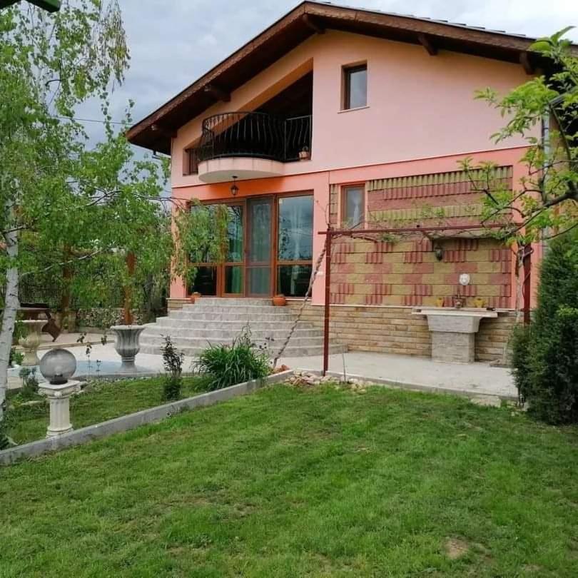 River Hills Guest House Lesichevo Екстериор снимка